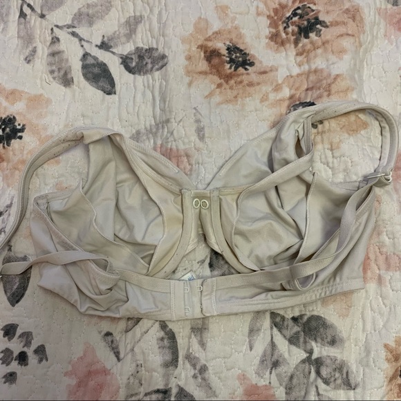 Nursing Bra for Breastfeeding Moms with Snaps - Picture 2 of 3